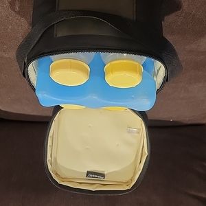 Medela Breast Milk Cooler and Transport Set, 5 oz Bottles with Lids, ice pack